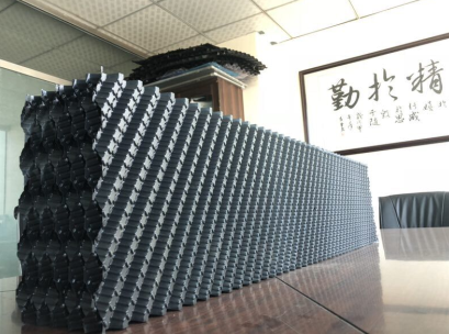 薄如紙的PVC填料居然能站65KG重量的人！